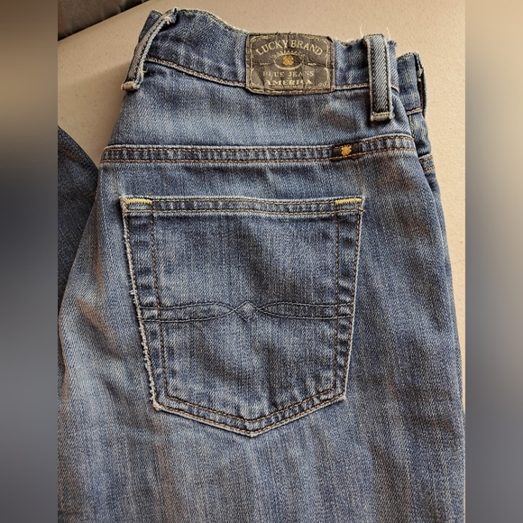 Lucky Brand Blue Jeans The Art Of The Blue Jean Size 6/28 - Picture 2 of 15